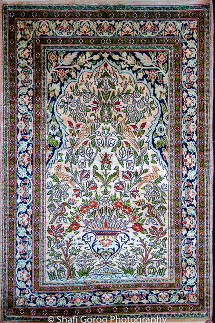 Regular silk carpet, size: 2 feet 6 inches by 4 feet