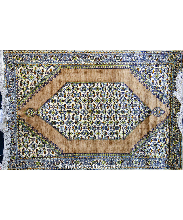 Regular silk carpet, size: 2 feet 6 inches by 4 feet