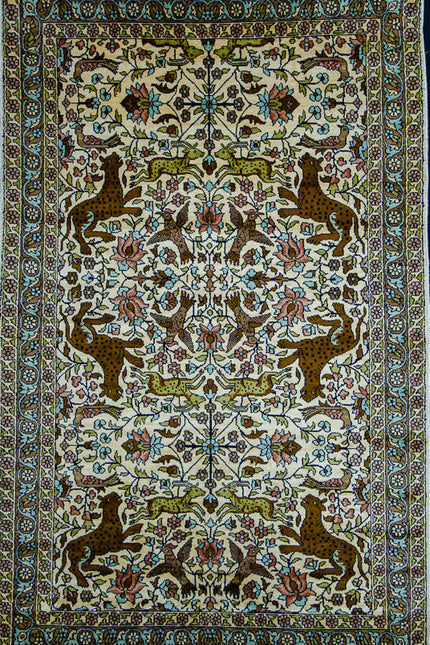 Regular silk carpet, size: 3 feet by 5 feet
