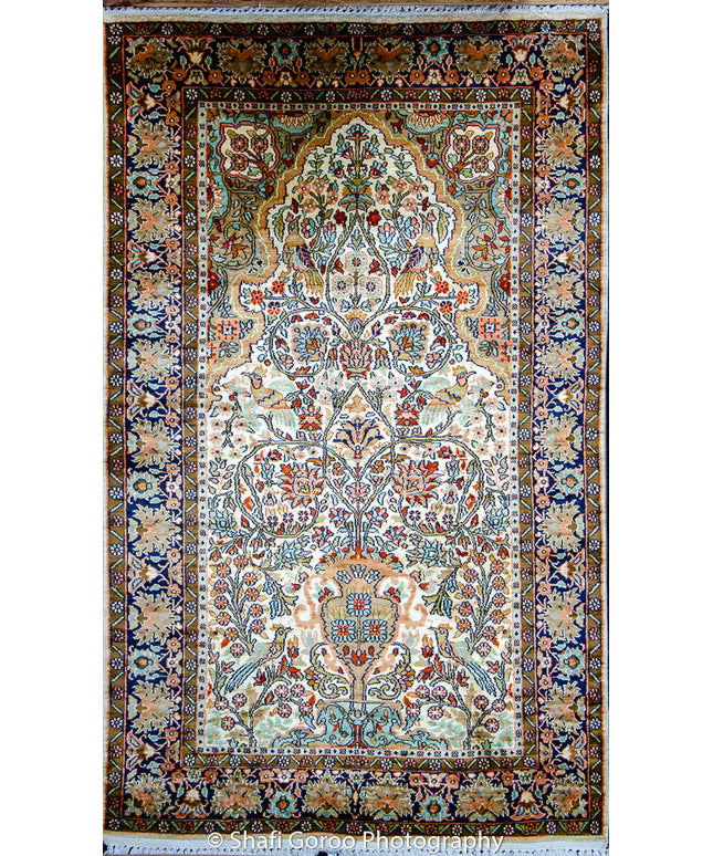 Regular silk carpet, size: 3 feet by 5 feet