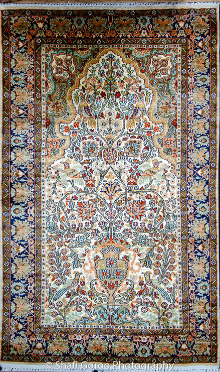 Regular silk carpet, size: 3 feet by 5 feet