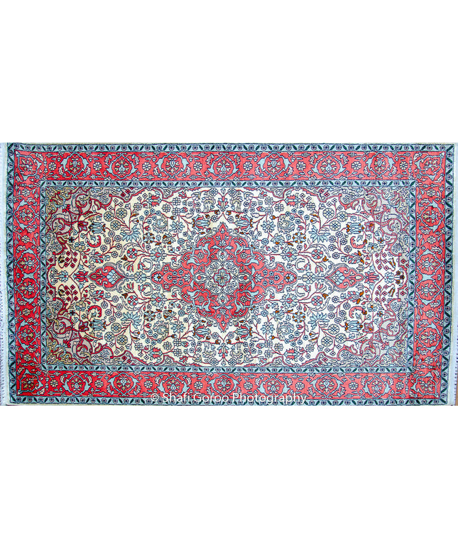 Regular silk carpet, size: 3 feet by 5 feet