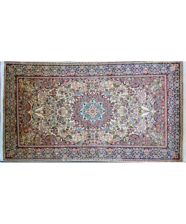 Regular silk carpet, size: 3 feet by 5 feet
