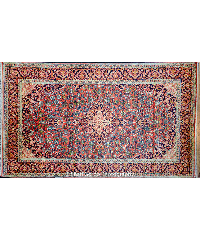 Regular silk carpet, size: 3 feet by 5 feet