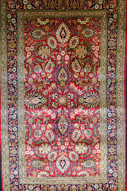 High knot silk on silk, size 2.5' x 4'