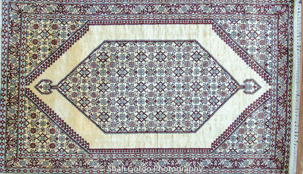 Regular silk carpet, size: 3 feet by 5 feet