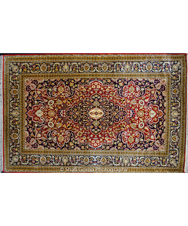 High knot silk on silk, size 2.5' x 4'