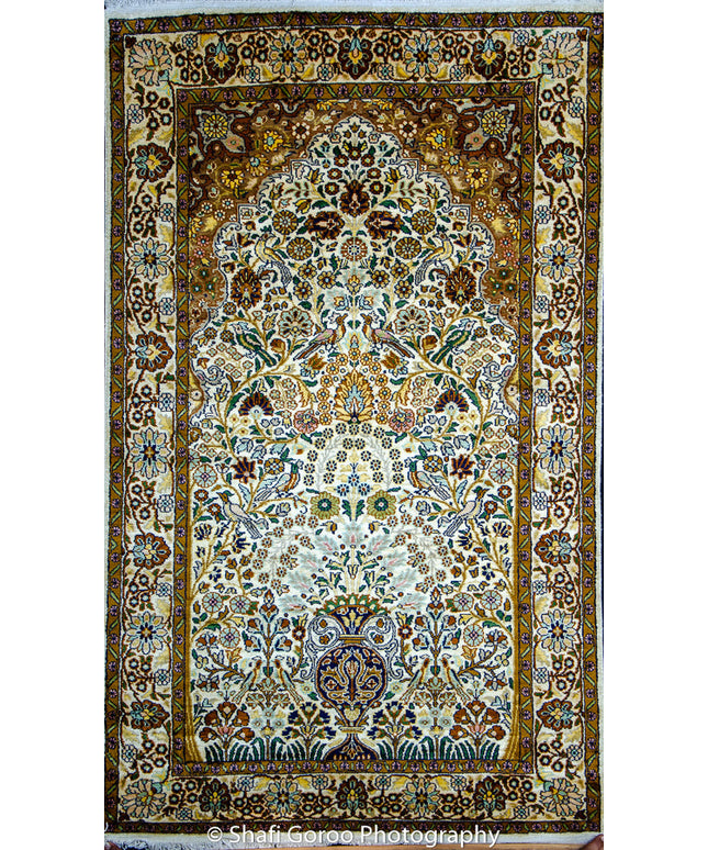 Regular silk carpet, size: 3 feet by 5 feet