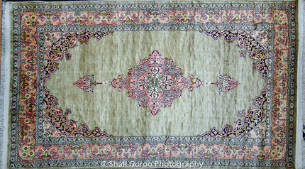 Regular silk carpet, size: 3 feet by 5 feet