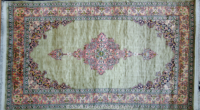 Regular silk carpet, size: 3 feet by 5 feet