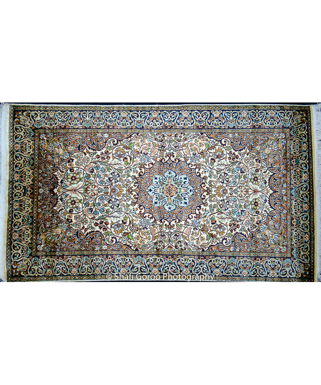 Regular silk carpet, size: 3 feet by 5 feet