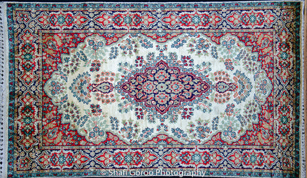 Regular silk carpet, size: 3 feet by 5 feet