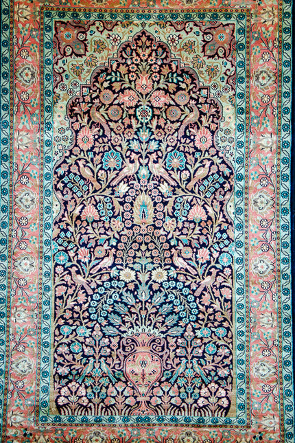 Regular silk carpet, size: 3 feet by 5 feet