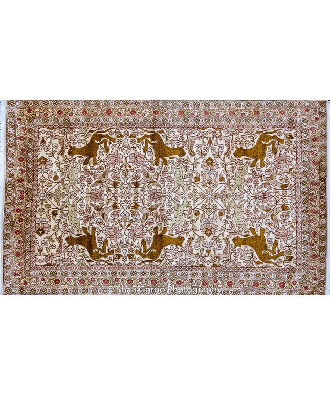 Regular silk carpet, size: 3 feet by 5 feet