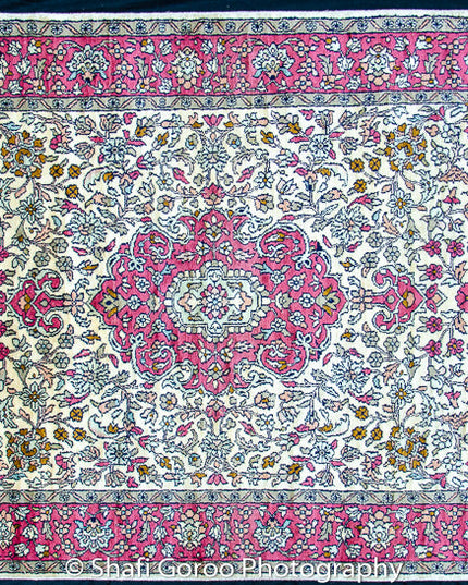 Regular silk carpet, size: 3 feet by 5 feet