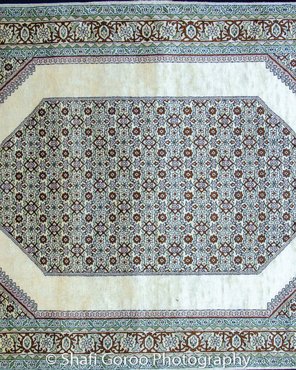 Regular silk carpet, size: 4 feet by 6 feet