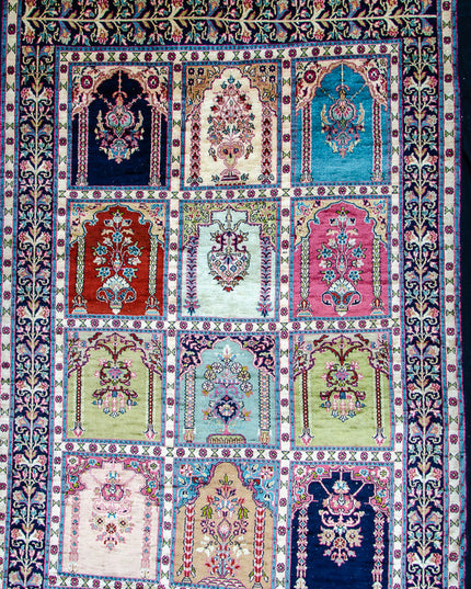 Regular silk carpet, size: 4 feet by 6 feet