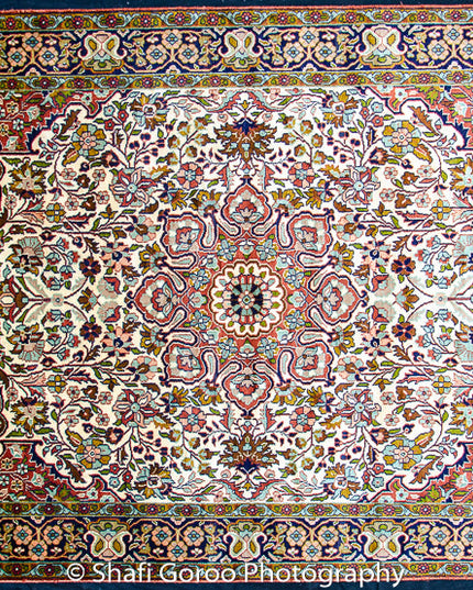 Regular silk carpet, size: 4 feet by 6 feet