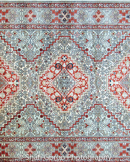 Regular silk carpet, size: 4 feet by 6 feet