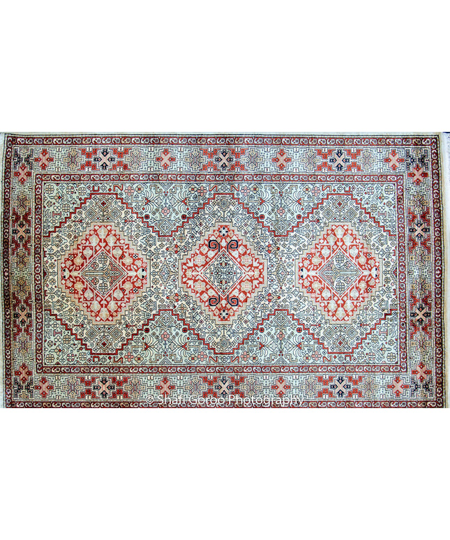 Regular silk carpet, size: 4 feet by 6 feet