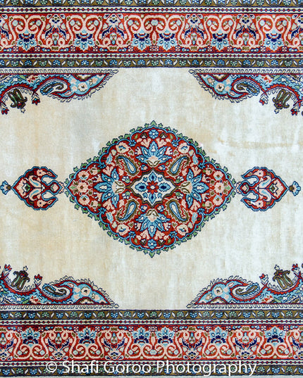 Regular silk carpet, size: 4 feet by 6 feet