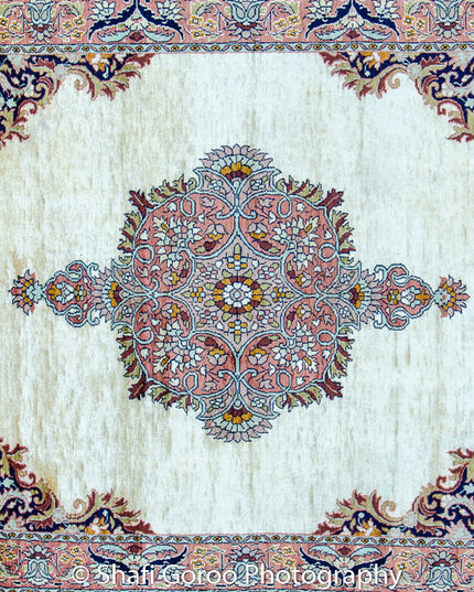 Regular silk carpet, size: 4 feet by 6 feet