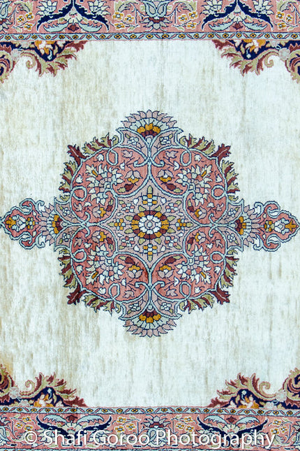 Regular silk carpet, size: 4 feet by 6 feet