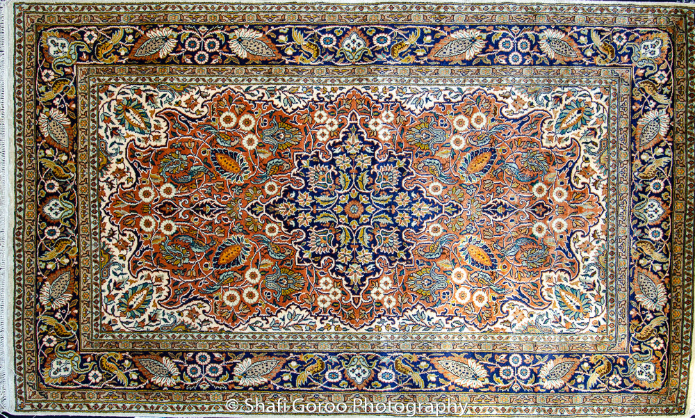 High knot silk on silk, size 2.5' x 4'