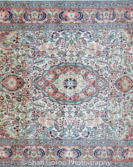 Regular silk carpet, size: 4 feet by 6 feet
