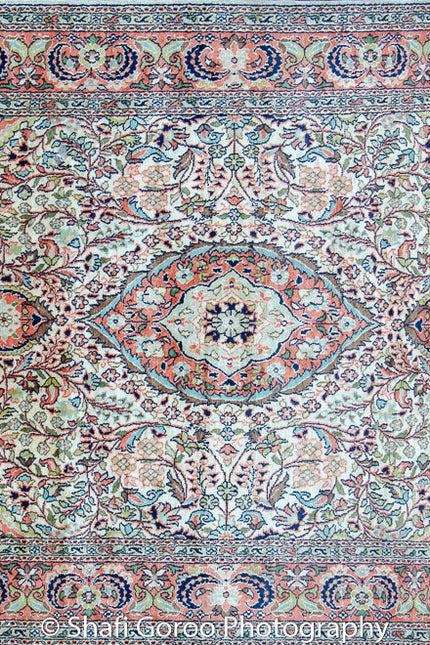 Regular silk carpet, size: 4 feet by 6 feet