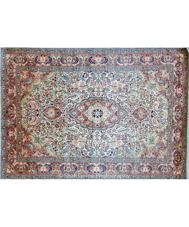 Regular silk carpet, size: 4 feet by 6 feet