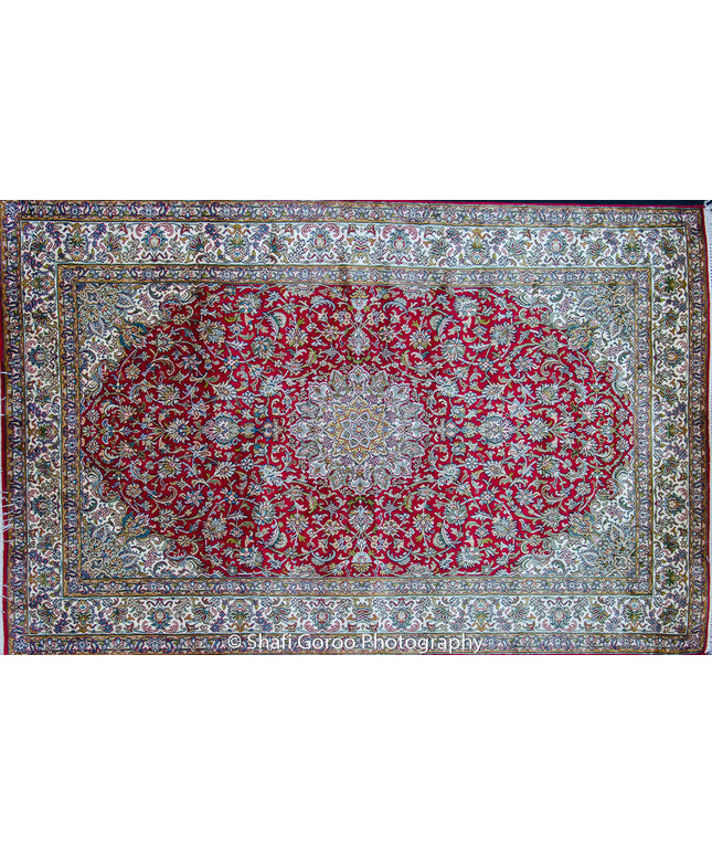Regular silk carpet, size: 4 feet by 6 feet
