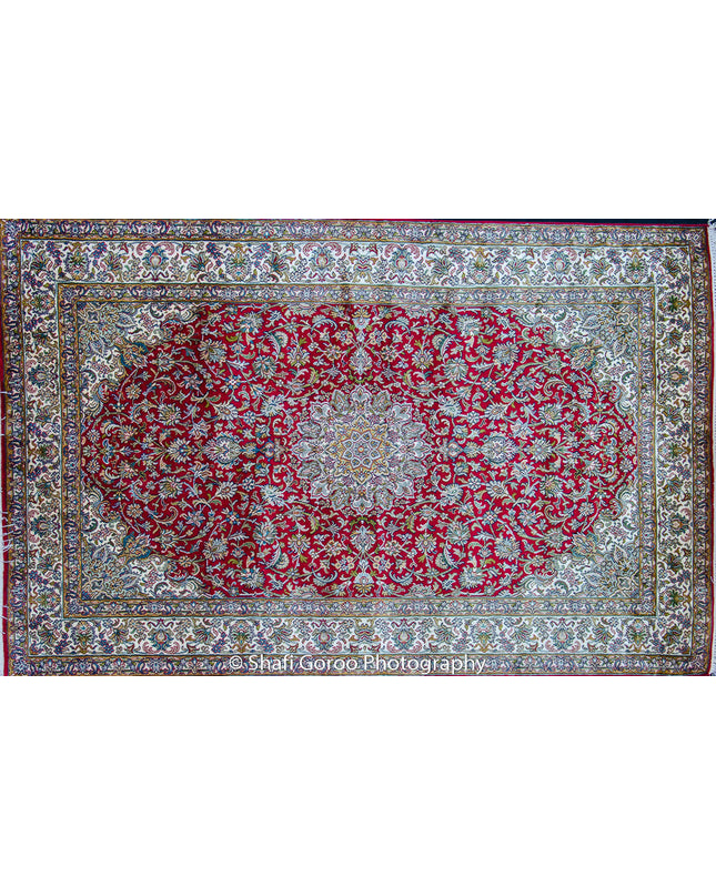 Regular silk carpet, size: 4 feet by 6 feet