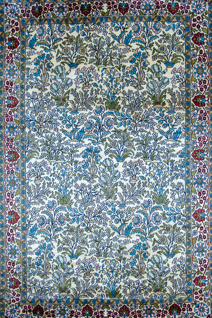Regular silk carpet, size: 4 feet by 6 feet