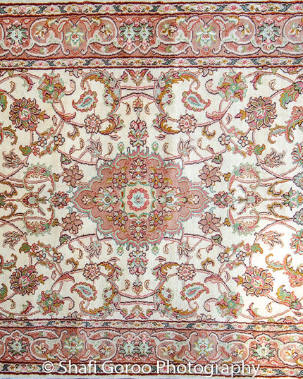 High knot silk on silk, size 2.5' x 4'