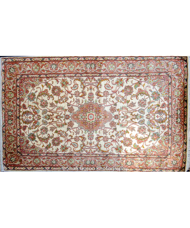 High knot silk on silk, size 2.5' x 4'