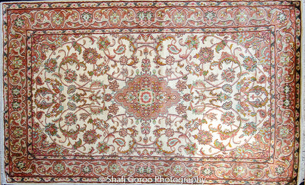 High knot silk on silk, size 2.5' x 4'