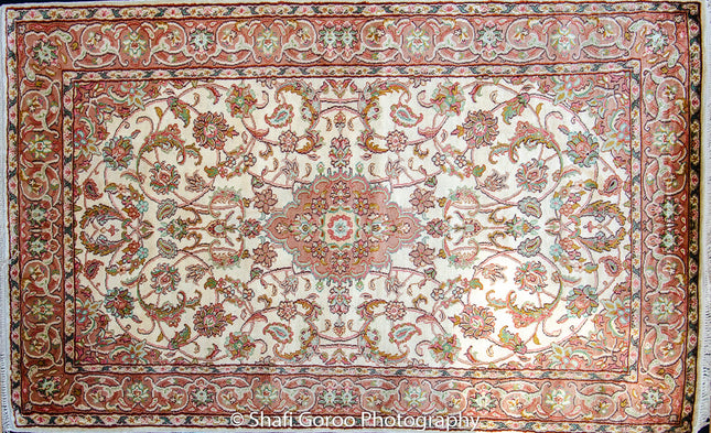 High knot silk on silk, size 2.5' x 4'