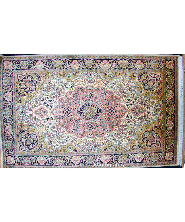 Regular silk carpet, size: 4 feet by 6 feet