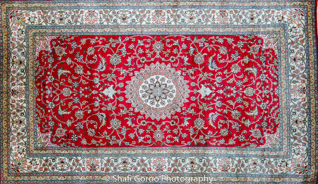 High knot silk on silk, size 3' x 5'