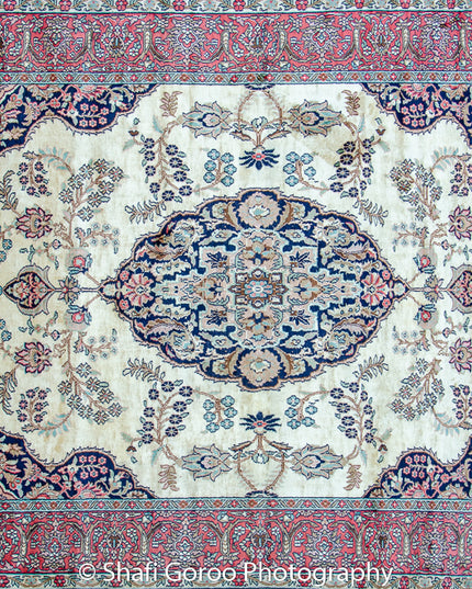 Regular silk carpet, size: 5 feet by 7 feet