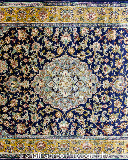 High knot silk on silk, size 2.5' x 4'