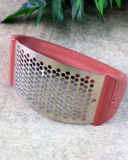Supermom Premium Curve Garlic Press Crusher (1 Pc)