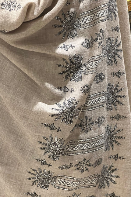 Embroidered pashmina shawl