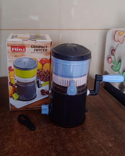 Ritu Hand Operated Compact Manual Juicer (Multicolor  1 Pc)