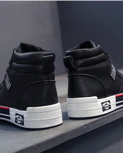 2025 new  Breathable soft sole Men's Casual Sports Shoes Korean Fashion Student jogging shoes youth board shoes