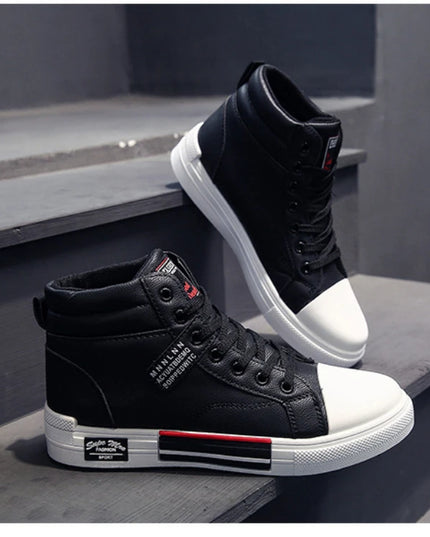 2025 new  Breathable soft sole Men's Casual Sports Shoes Korean Fashion Student jogging shoes youth board shoes