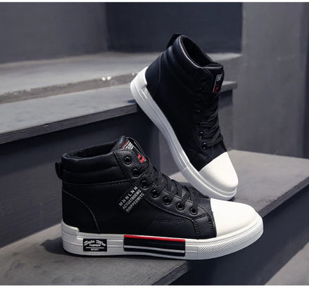 2025 new  Breathable soft sole Men's Casual Sports Shoes Korean Fashion Student jogging shoes youth board shoes