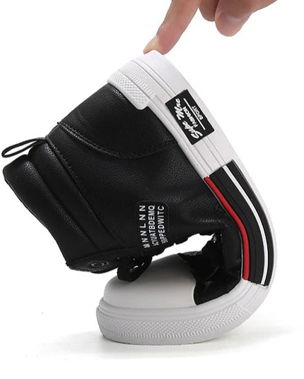 2025 new  Breathable soft sole Men's Casual Sports Shoes Korean Fashion Student jogging shoes youth board shoes