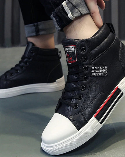 2025 new  Breathable soft sole Men's Casual Sports Shoes Korean Fashion Student jogging shoes youth board shoes